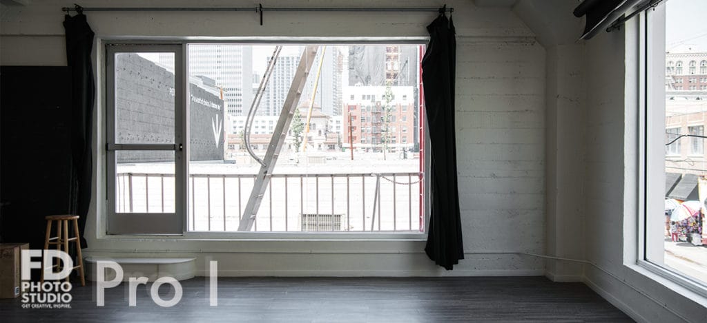 Pro Stage I with wood laminated floors and bath tub for rental in Los Angeles