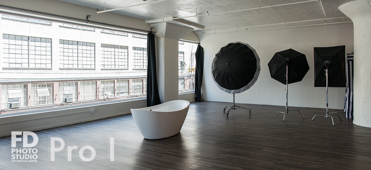 Pro Stage I with wood laminated floors and bath tub for rental in Los Angeles