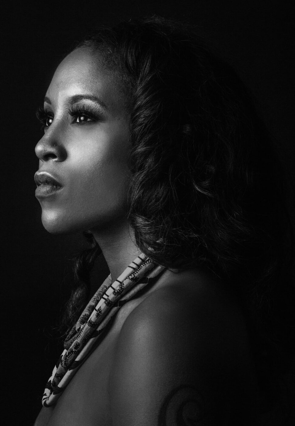 Image-of-a-Queen-in-b&w