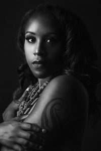 Image-of-a-Queen-in-b&w