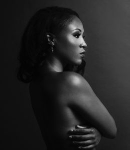 Image-of-a-Queen-in-b&w