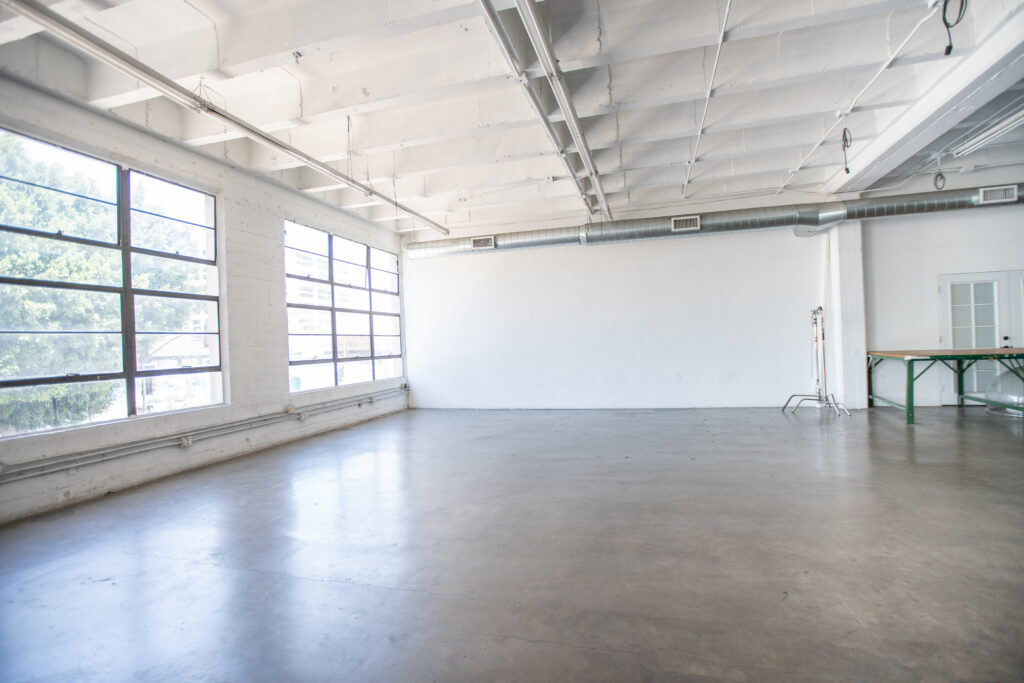 Hill 3 - Mirror wall daylight photo studio in LA