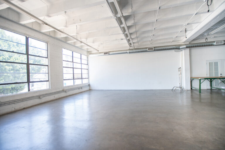 Hill 3 - Mirror wall daylight photo studio in LA
