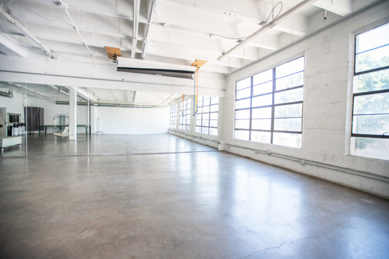 Hill 3 - Mirror wall daylight photo studio in LA