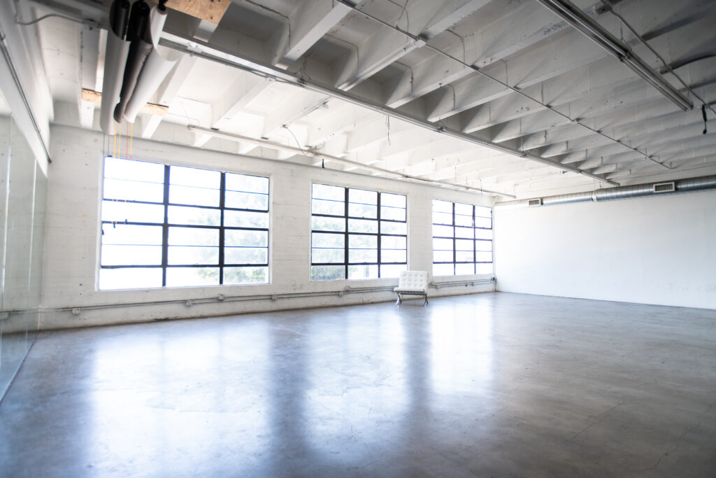 Hill 3 - Mirror wall daylight photo studio in LA