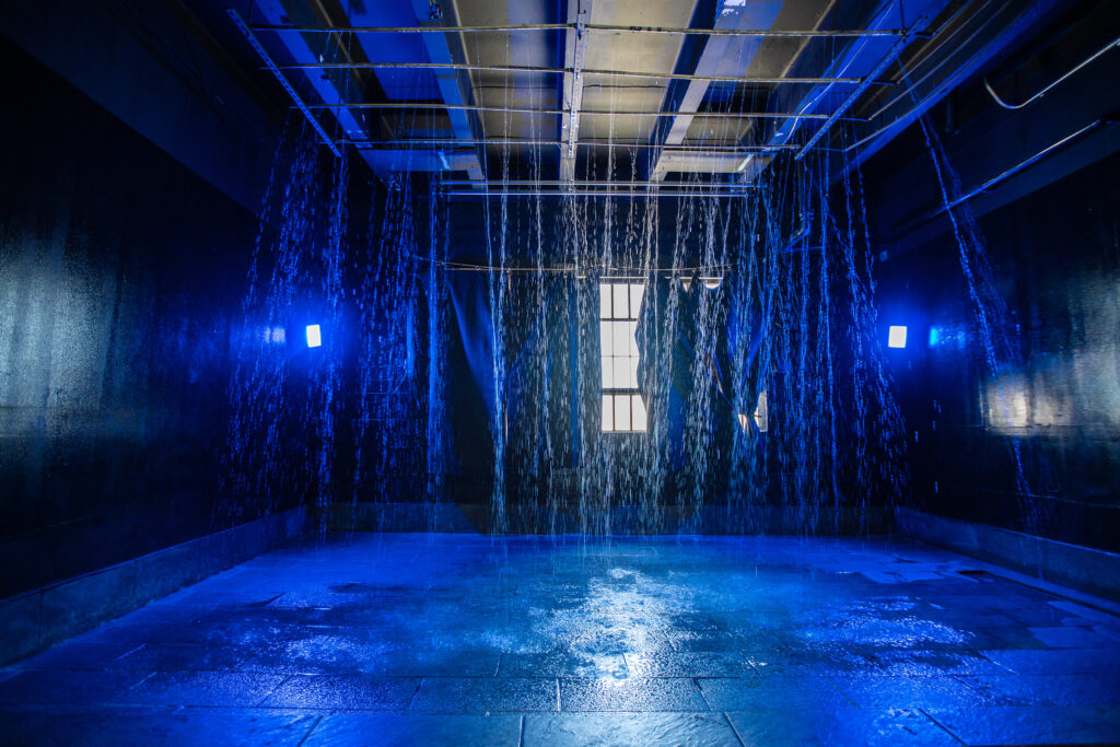 Hill 7 - rain room photo studio in LA