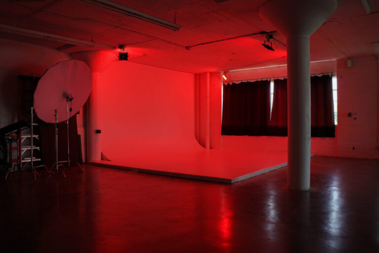 Daylight photo studio for rent in Los Angeles with a white cyc wall and RGB lights_Studio C_01