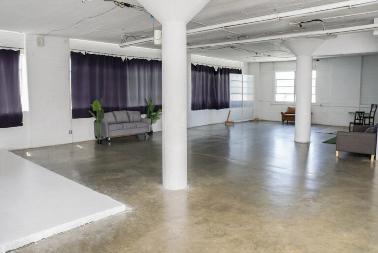 Daylight photo studio with the white cyc wall in Downtown Los Angeles_Studio C_00005