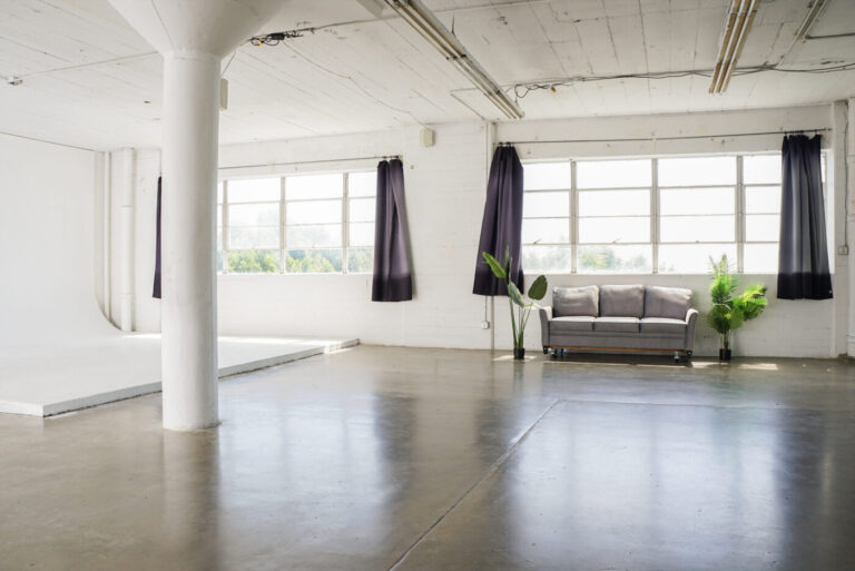 Daylight photo studio with the white cyc wall in Downtown Los Angeles_Studio C_00009