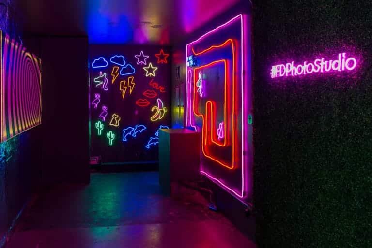 Neon room available for photo and video rental in Los Angeles
