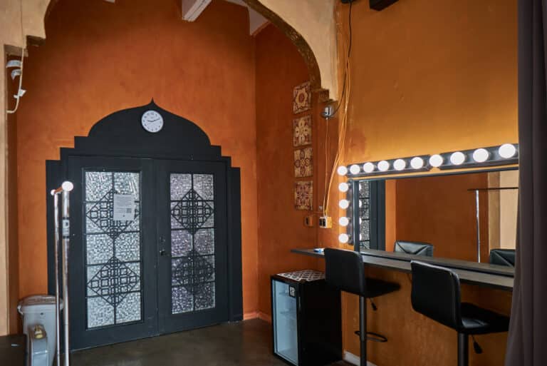 Hill 6 Moroccan style room