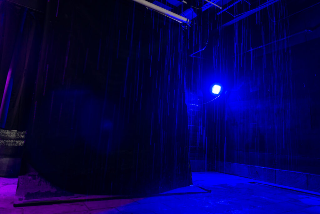 Hill 7 rain room - LED lights