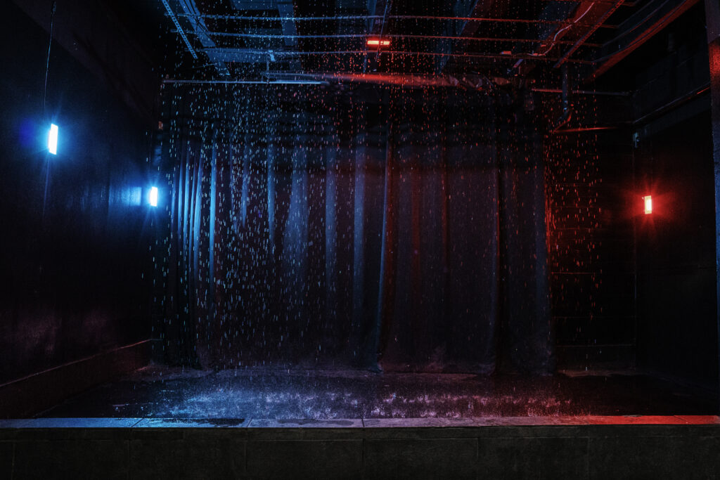 Rain room photo studio in Los Angeles Hill 700008