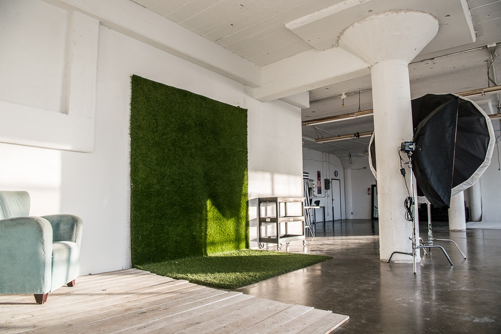 Rent Photo Studio with white cyclorama wall, grass wall and white wood floor