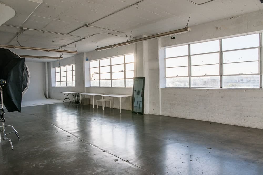Rent Photo Studio with white cyclorama wall, grass wall and white wood floor
