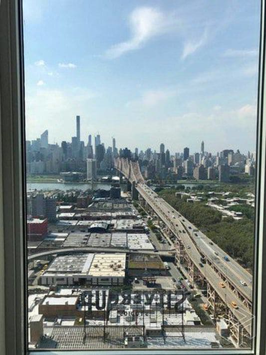 View of Manhattan from New York Loft - Luxury Photo Studio for Rent