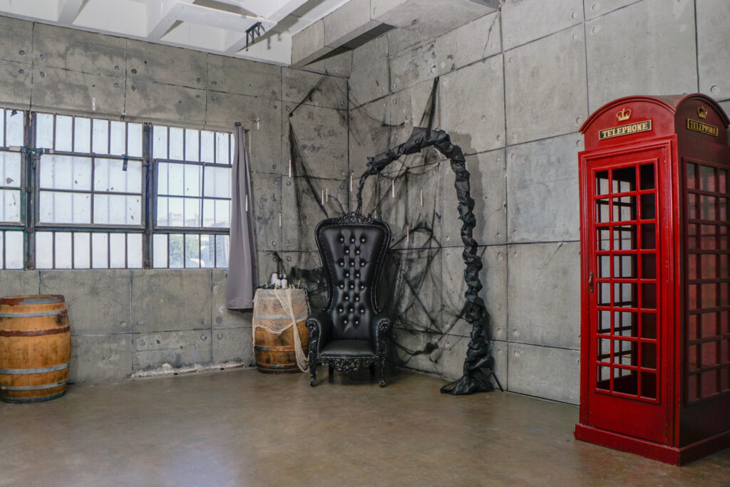 Photo studio with Halloween decorations Hill 8
