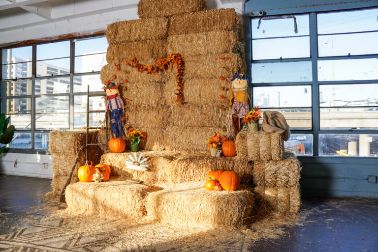 Daylight photo studio Hill 4 in Los Angeles with hay bale and Halloween decorations Daylight photo studio Hill 4 in Los Angeles with hay bale and Halloween decorations