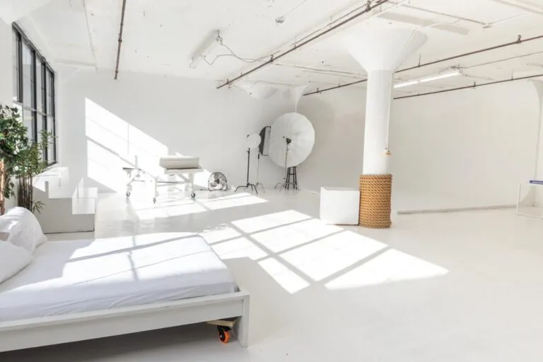 LIC 1 – Photo Studio for Rent in New York with Cyc Wall, West-Facing Windows, Natural Light, and White Floors - FD Photo Studio