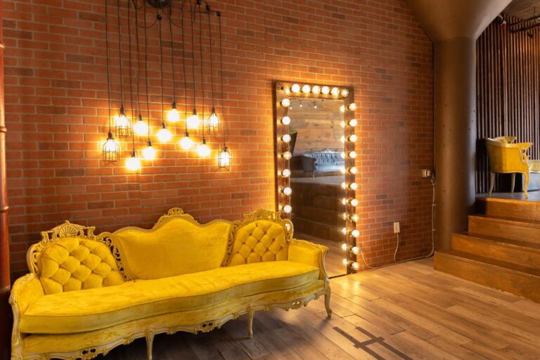 LIC 2 - Photo studio with wood platform and wood wall in NY