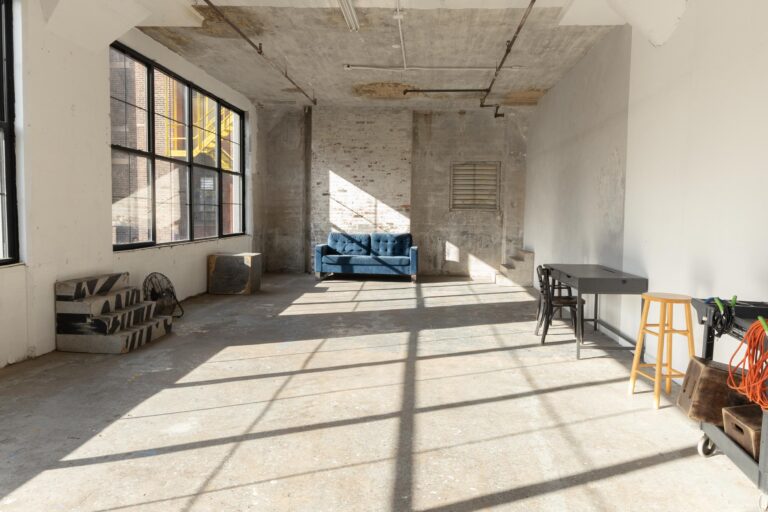 LIC 3 – Photo Studio for Rent with Exposed Brick and Concrete Wall in New York - FD Photo Studio