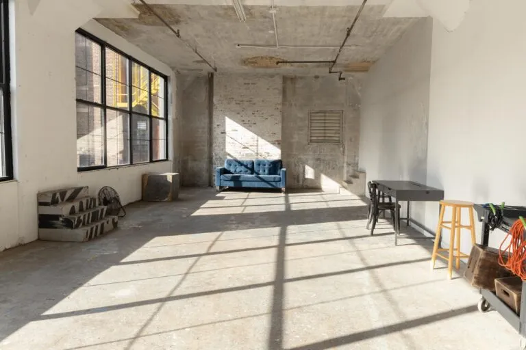 LIC 3 – Photo Studio for Rent with Exposed Brick and Concrete Wall in New York - FD Photo Studio