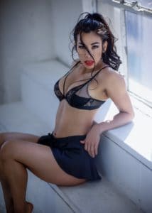 Griselda-Violante's-Lingerie-Photoshoot