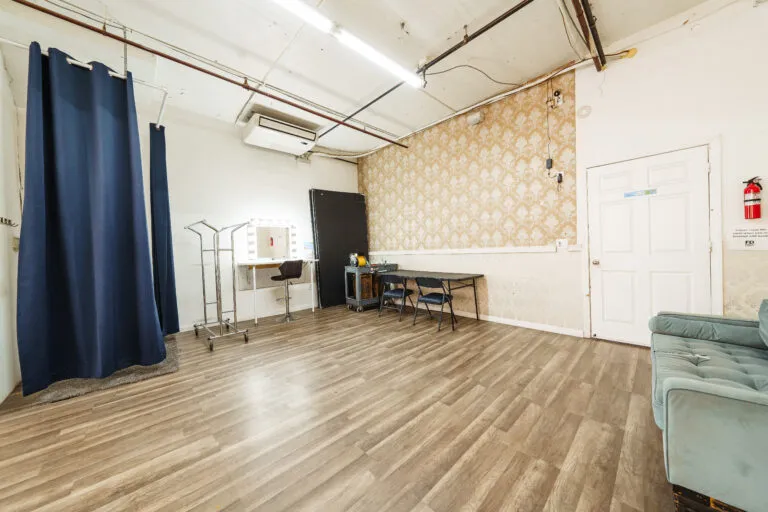 LIC 5 - Daylight photo studio for rent near me with art wall in New York