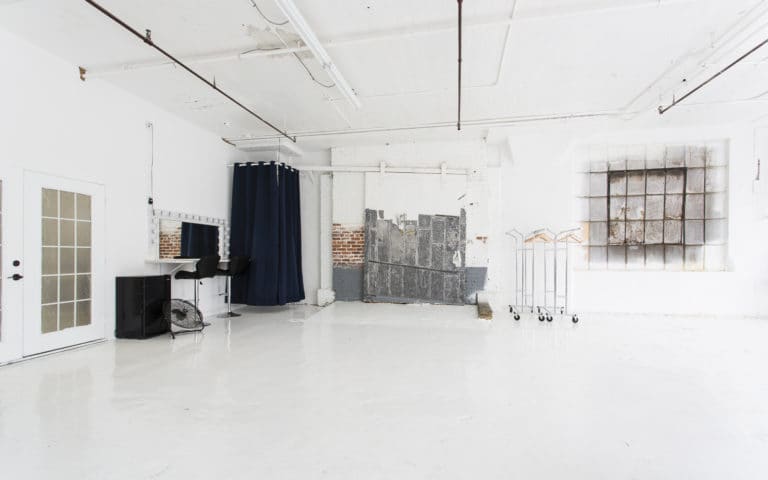White photo studio for rent