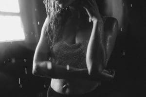 Intimate-Photoshoot-In-The-Rain-2