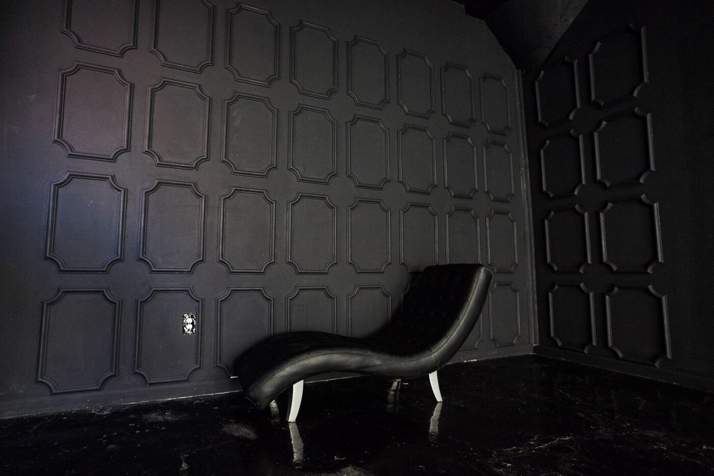 Affordable photo studio with 4 different sets, RGB lights, furniture and additional grip & strobes included, available for rent hourly near New York.