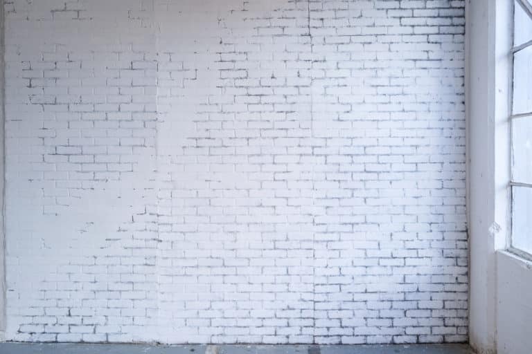 white brick wall available for photo and video rental in NYC