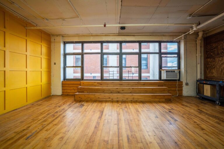 Astoria 2 - Colorful walls studios with the large window and hardwood floor in New York