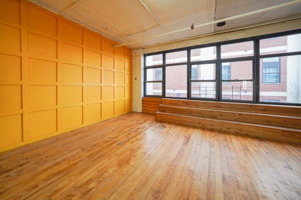 Astoria 2 - Colorful walls studios with the large window and hardwood floor in New York