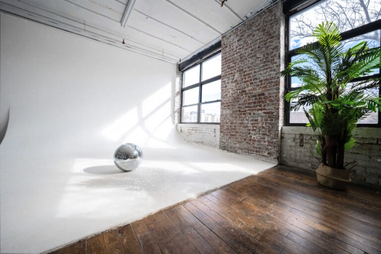 Astoria 8 - photo studio with the white cyc wall at FD Photo Studio NY