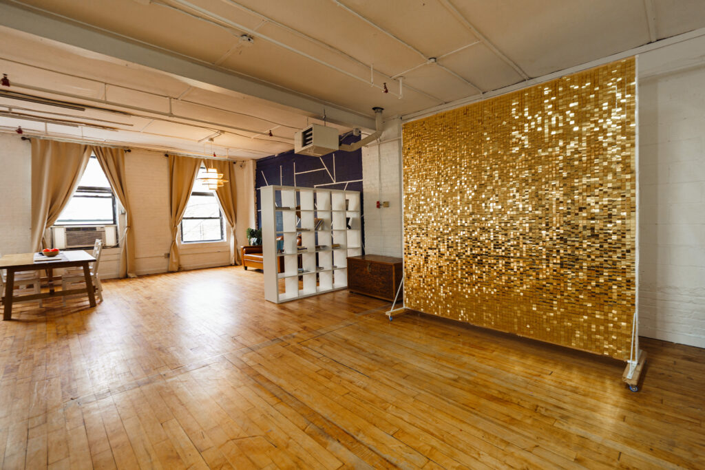 Astoria 5_Daylight Brooklyn Apartment Loft Photo Studio with Christmas Tree Decorations in NY_02