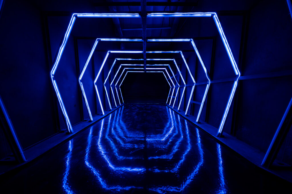 Blackout photo studio with RGB tunnel with drive in gate in Los Angeles_Olympic 2_3