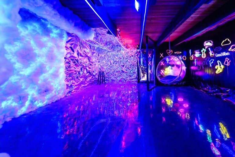 Beautiful daylight photo studio with Jungle & Concrete walls and Neon Loft on the mezzanine near me Chicago 6 Beautiful daylight photo studio with Jungle & Concrete walls and Neon Loft on the mezzanine near me Chicago 6