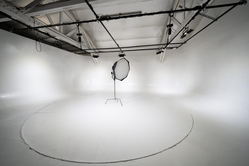 Olympic 3 &acirc; Car Turntable Photo Studio for Rent with RGB Lights in Los Angeles - FD Photo Studio