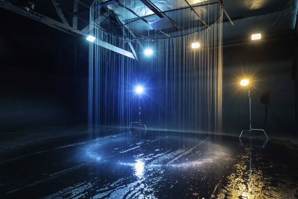 Olympic 2 - photo studio in Los Angeles with the rain feature, black cyc wall and car access