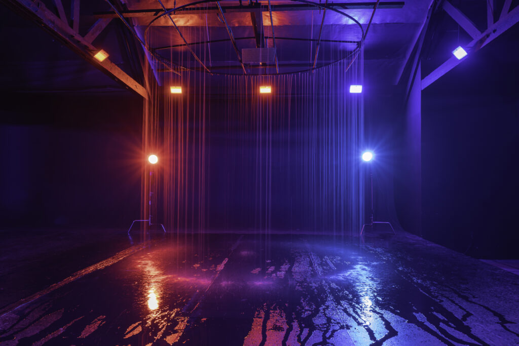 Olympic 2 - photo studio in Los Angeles with the rain feature, black cyc wall and car access