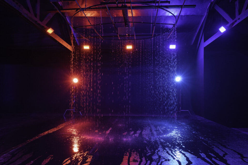 Olympic 2 - photo studio in Los Angeles with the rain feature, black cyc wall and car access