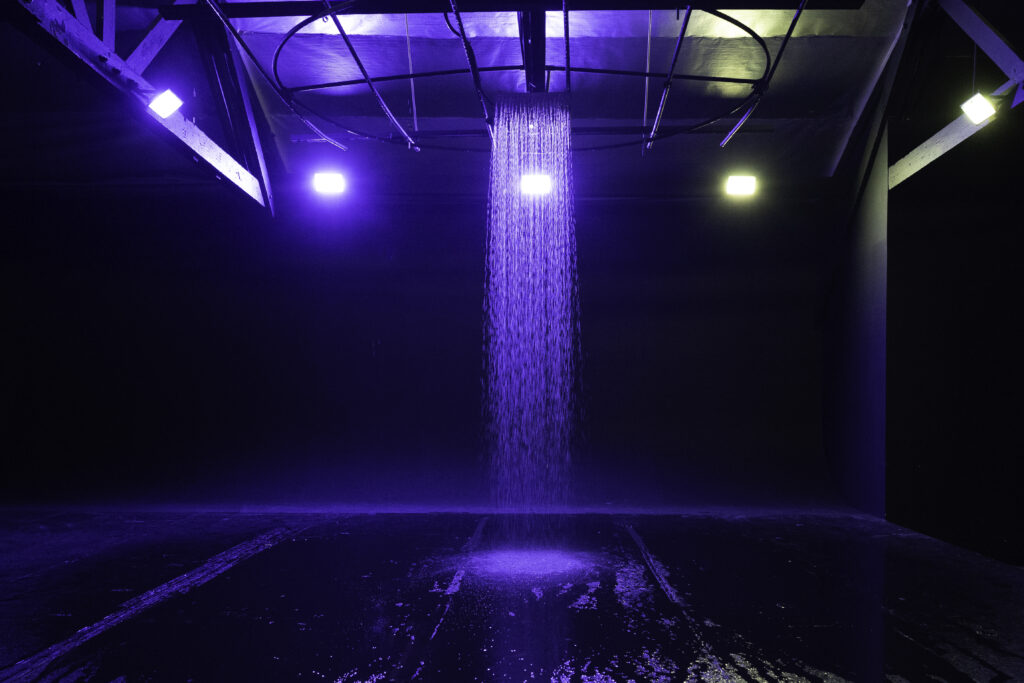 Olympic 2 - photo studio in Los Angeles with the rain feature, black cyc wall and car access