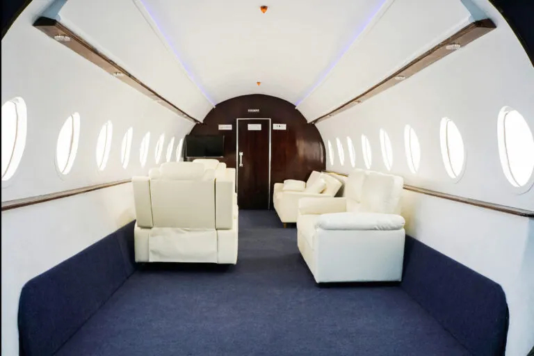 Photo Studio with private jet in Los Angeles Olympic 4_0000100002