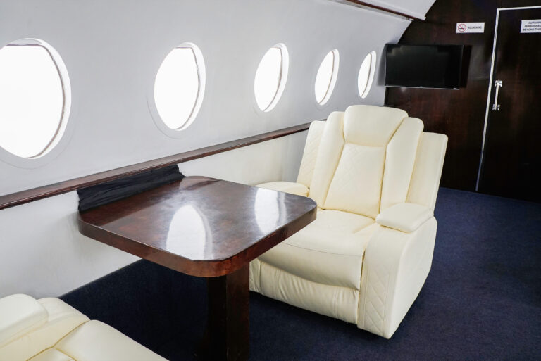 Photo Studio with private jet in Los Angeles Olympic 4_0000100003