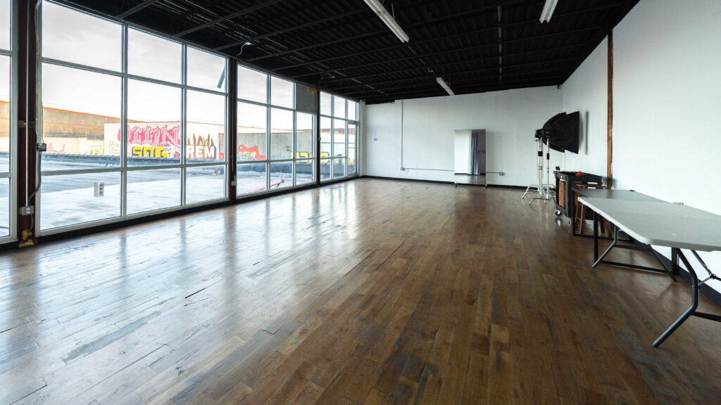 Brooklyn 2 - daylight photo studio with rooftop access in NYC