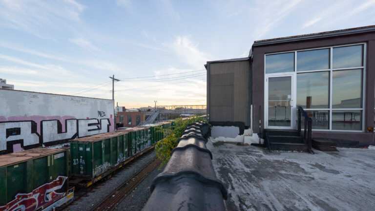 Brooklyn 2 - daylight photo studio with rooftop access in NYC