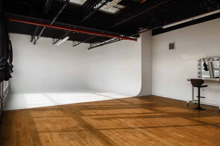 Brooklyn 5 – Daylight Photo Studio for Rent with Cyc Wall in NYC - FD Photo Studio