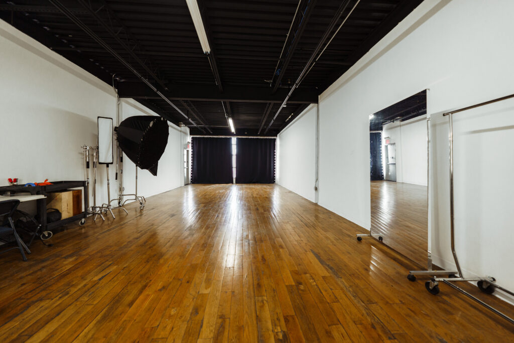 Brooklyn 3 &acirc; Rental Photo Studio in Queens, Brooklyn, New York - FD Photo Studio