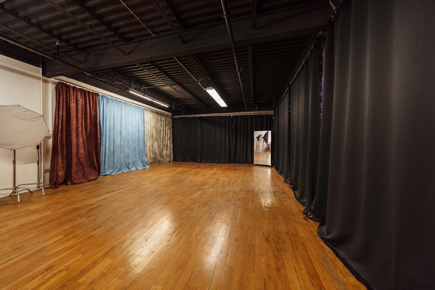 Rental Photo Studio in New York Queens Brooklyn Scott 4 - FD Photo Studio for rent